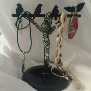 Neckclace/bracelet/earring holder